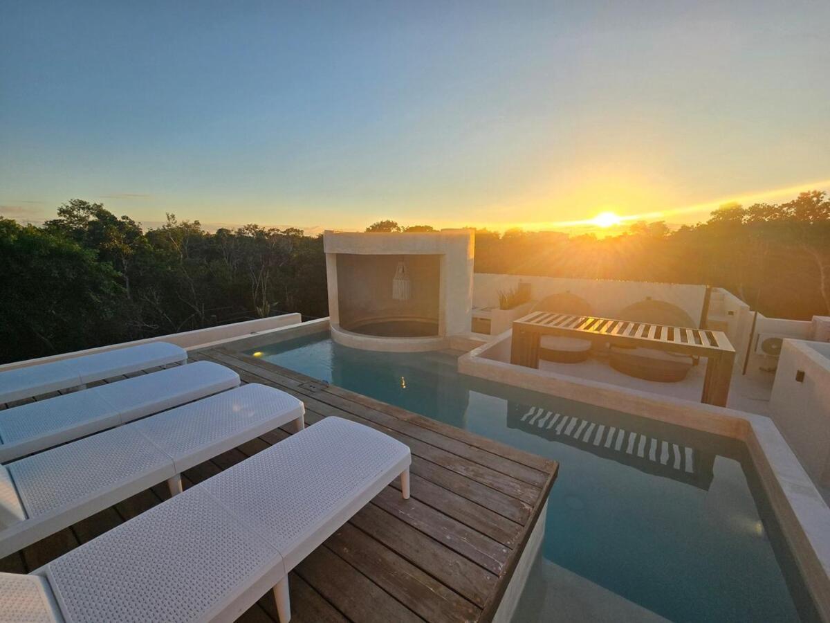 Brand New Penthouse Jungle Views 2 Bdr Sleeps 6 Holiday home Tulum
